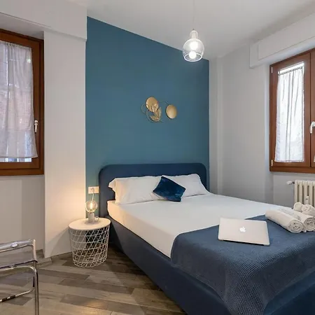 Apartment Pellegrini Spaciuos 2 *